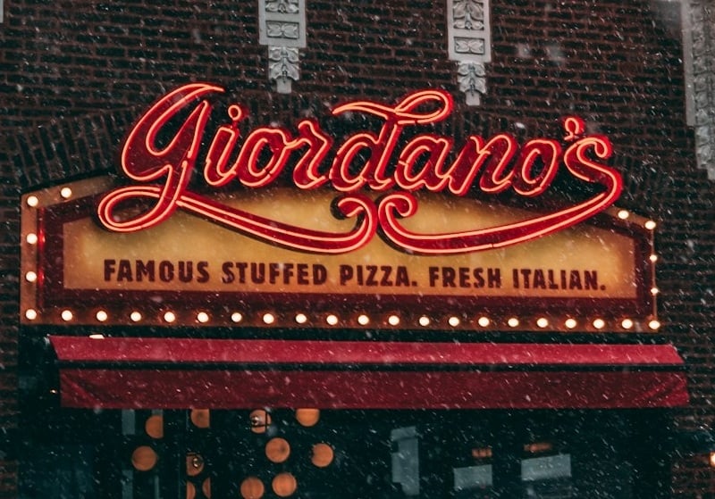giordanos-pizza-chicago-illinois-usa