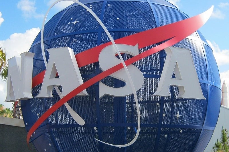 nasa-logo-at-kennedy-space-center-in-florida-united-states