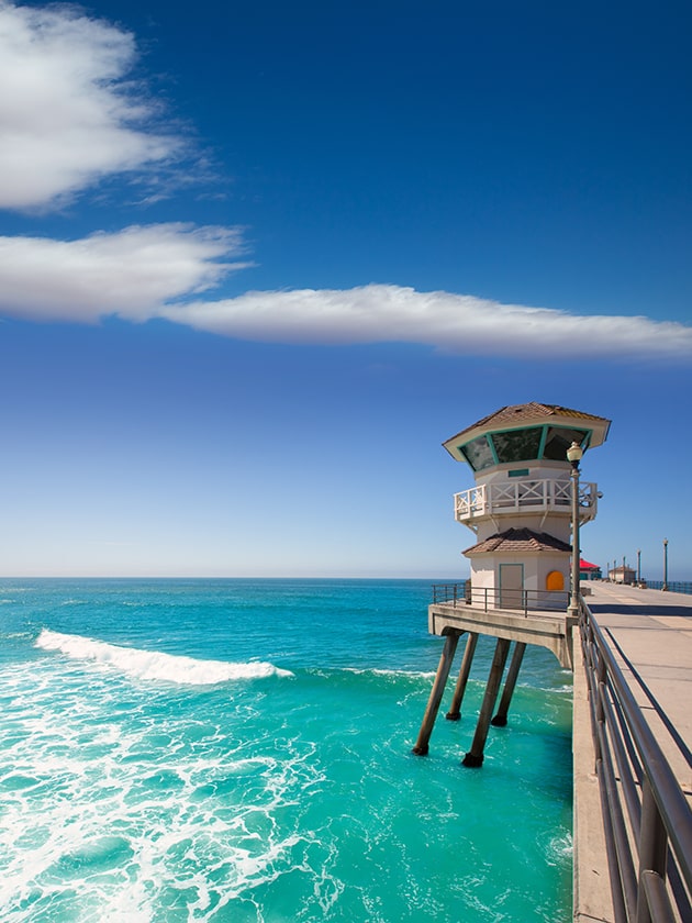 The ocean and pier at Huntington Beach in Orange County, California, USA near ELS Language Centers.