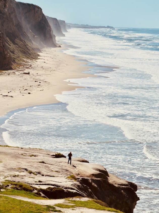 Waves washing up along the beach at Half Moon Bay in California, USA, near ELS Language Centers.  