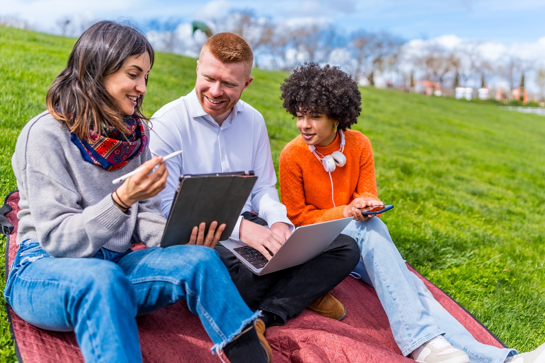 students working outdoors (National Geographic Learning, Oxford University Press)-1